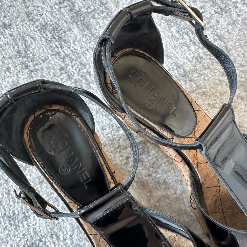 CHANEL Patent Leather T-Strap Quilted Cork Platform Block Heel Sandal Size US 6 - Picture 13 of 14